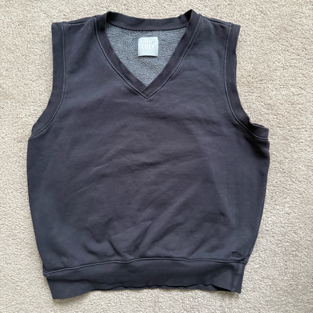 Aritzia TNA Cozy V Neck Sweater Vest Women’s Size XS Gray